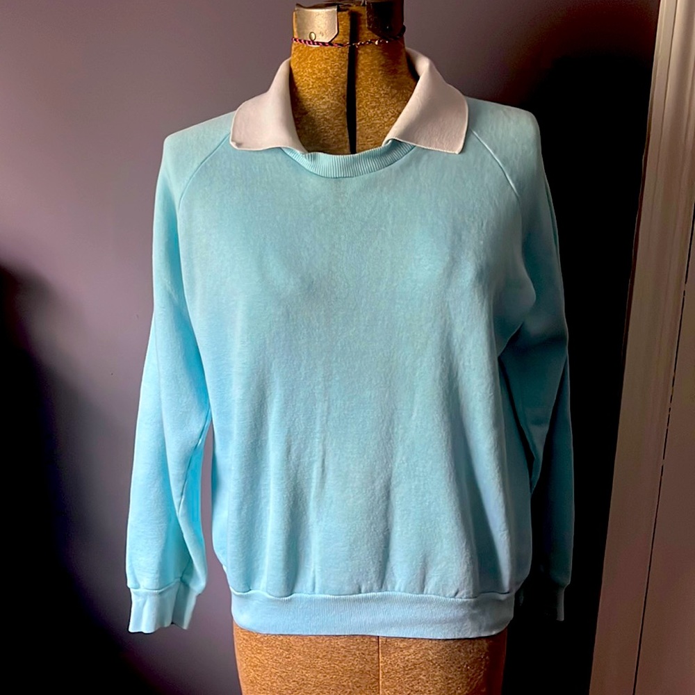 Vintage Light Blue Sweatshirt with White Collar